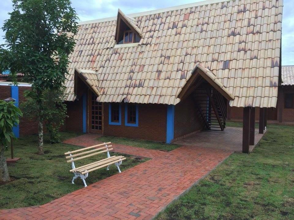 הוילה שאפאדה דוס גימאראייס Rc House מראה חיצוני תמונה